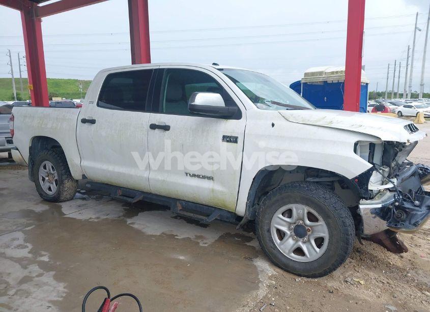 Photo 13 of 2018 Toyota Tundra SR5 5.7L V8 (VIN 5TFDW5F17JX705271)