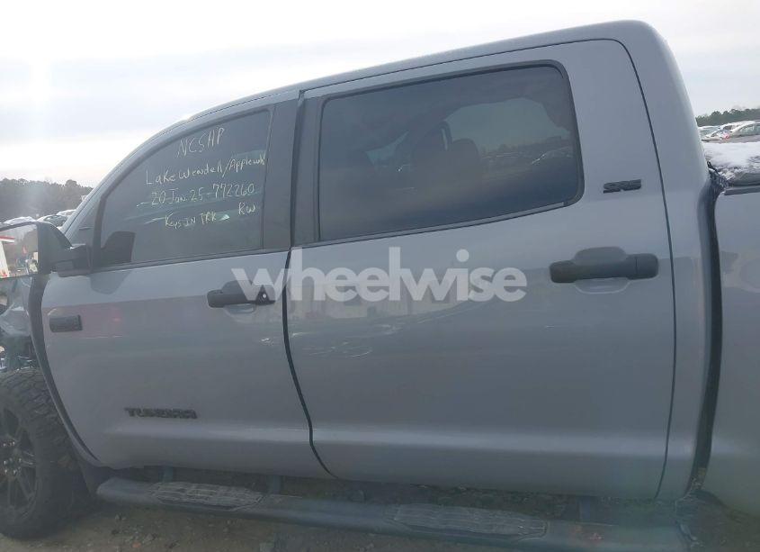 Photo 15 of 2018 Toyota Tundra SR5 5.7L V8 (VIN 5TFDW5F17JX772260)