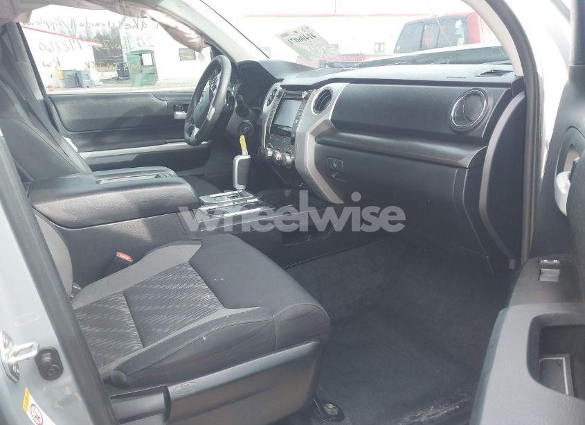 Photo 5 of 2018 Toyota Tundra SR5 5.7L V8 (VIN 5TFDW5F17JX772260)