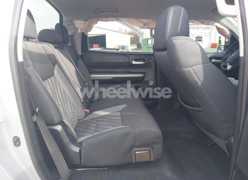 Photo 8 of 2018 Toyota Tundra SR5 5.7L V8 (VIN 5TFDW5F17JX772260)