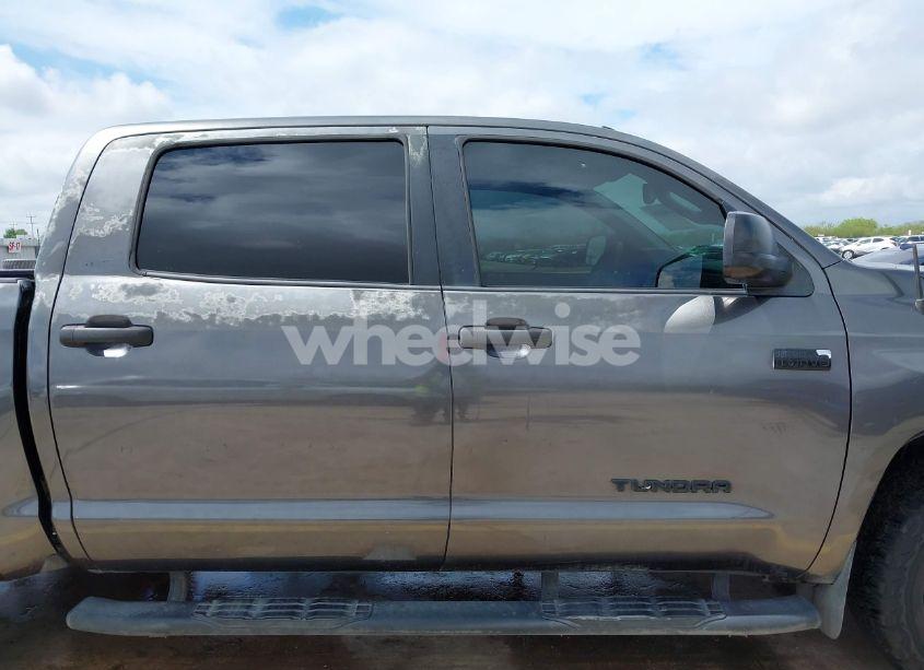 Photo 13 of 2015 Toyota Tundra SR5 5.7L V8 (VIN 5TFDW5F18FX482729)