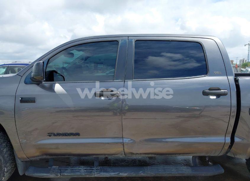 Photo 14 of 2015 Toyota Tundra SR5 5.7L V8 (VIN 5TFDW5F18FX482729)