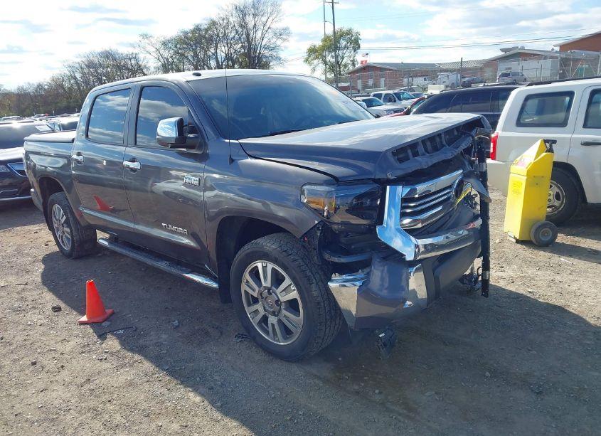2016 Toyota Tundra SR5 5.7L V8 (VIN 5TFDW5F18GX541294) main photo