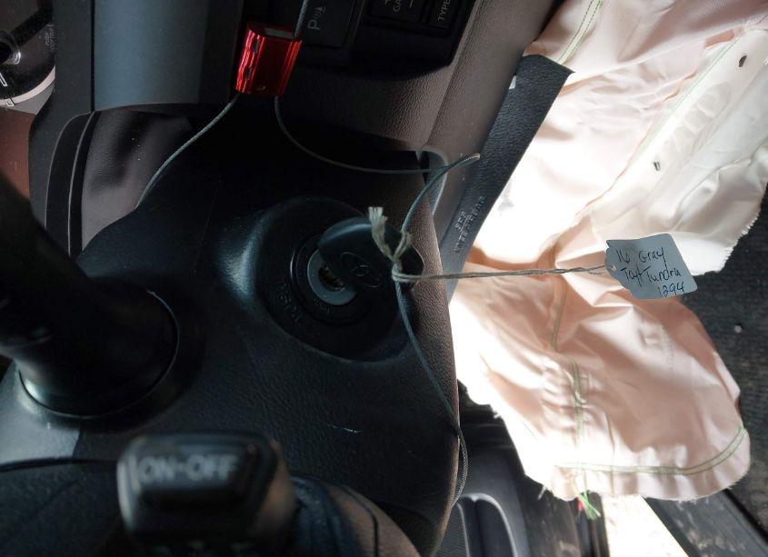 Photo 11 of 2016 Toyota Tundra SR5 5.7L V8 (VIN 5TFDW5F18GX541294)