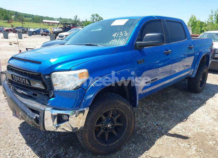 Photo 2 of 2017 Toyota Tundra SR5 5.7L V8 (VIN 5TFDW5F18HX669133)