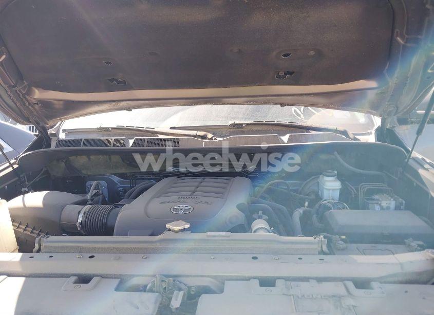 Photo 10 of 2018 Toyota Tundra SR5 5.7L V8 (VIN 5TFDW5F18JX747514)