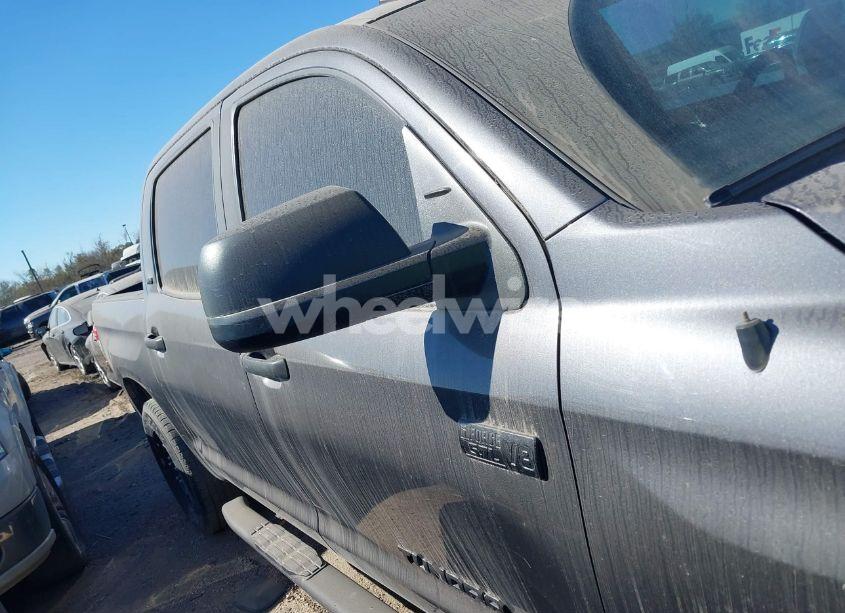 Photo 13 of 2018 Toyota Tundra SR5 5.7L V8 (VIN 5TFDW5F18JX747514)
