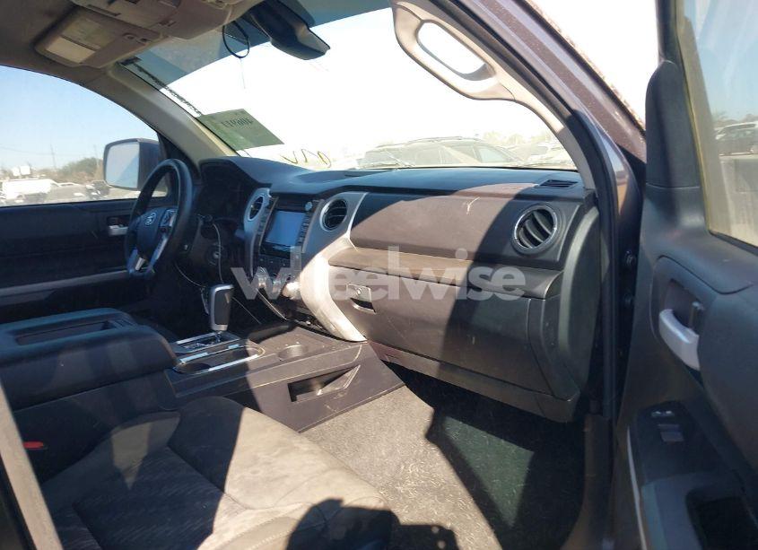 Photo 5 of 2018 Toyota Tundra SR5 5.7L V8 (VIN 5TFDW5F18JX747514)