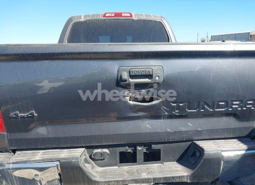 Photo 6 of 2018 Toyota Tundra SR5 5.7L V8 (VIN 5TFDW5F18JX747514)