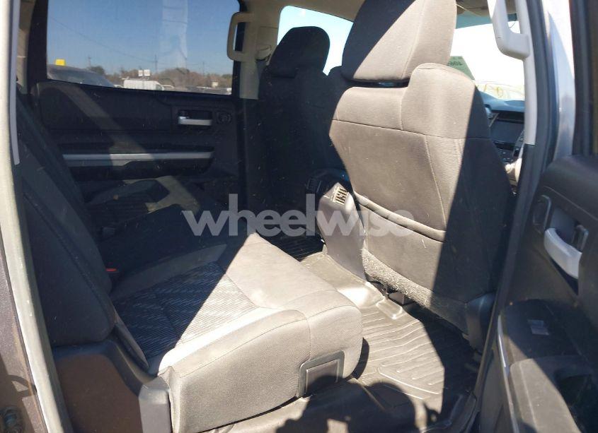 Photo 8 of 2018 Toyota Tundra SR5 5.7L V8 (VIN 5TFDW5F18JX747514)