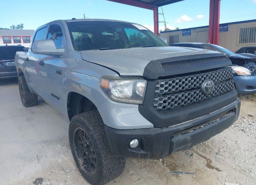 2019 Toyota Tundra SR5 5.7L V8 (VIN 5TFDW5F18KX787366) main photo