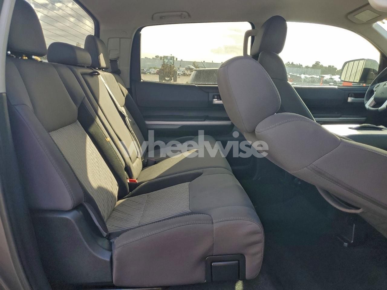 Photo 10 of 2017 TOYOTA TUNDRA CREWMAX SR5 (VIN 5TFDW5F19HX624377)