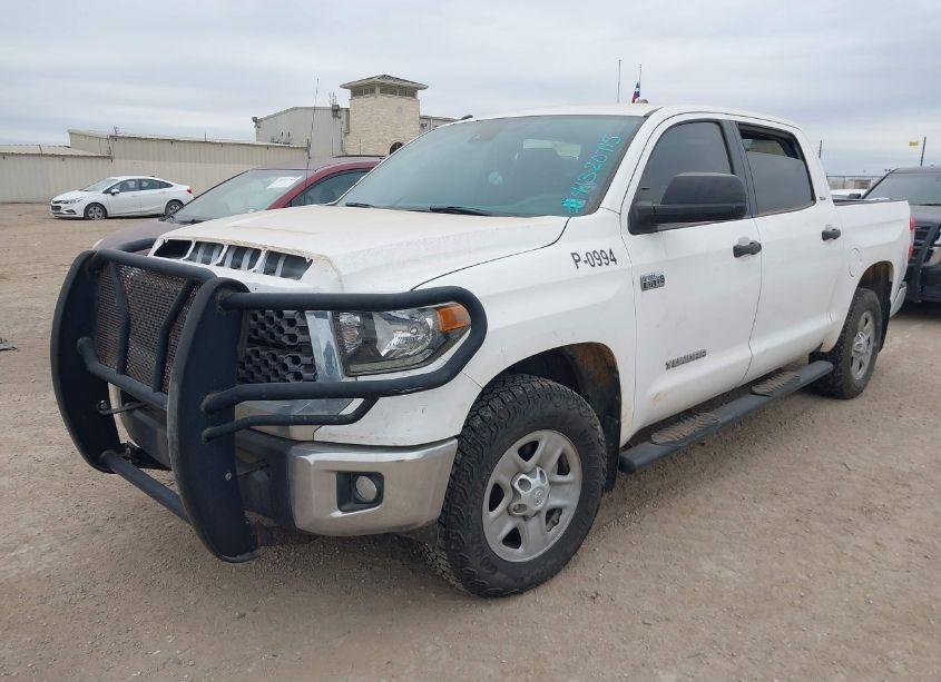 Photo 2 of 2018 Toyota Tundra SR5 5.7L V8 (VIN 5TFDW5F19JX770994)