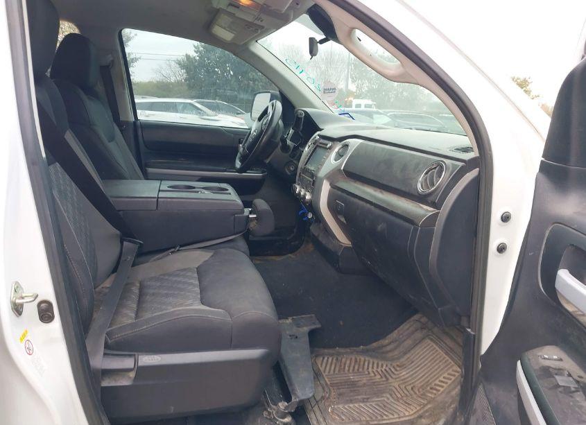 Photo 5 of 2018 Toyota Tundra SR5 5.7L V8 (VIN 5TFDW5F19JX770994)