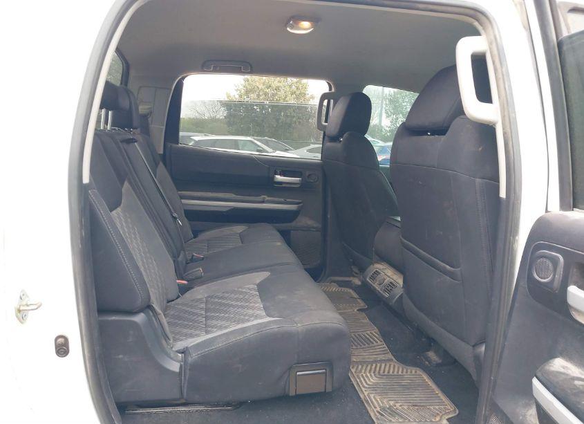 Photo 8 of 2018 Toyota Tundra SR5 5.7L V8 (VIN 5TFDW5F19JX770994)