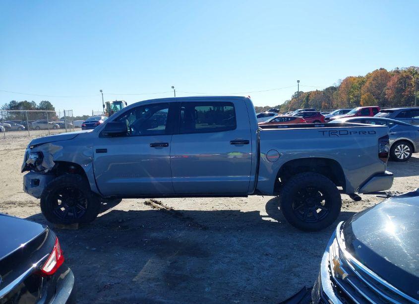 Photo 14 of 2017 Toyota Tundra TRD PRO 5.7L V8 (VIN 5TFDW5F1XHX594287)