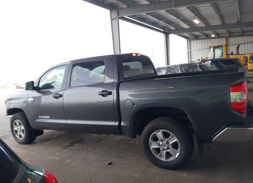 Photo 14 of 2018 Toyota Tundra SR5 5.7L V8 (VIN 5TFDW5F1XJX732688)