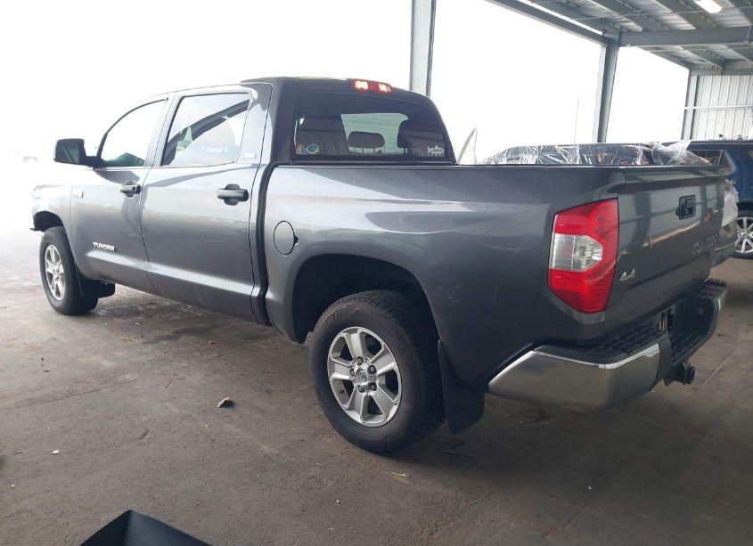 Photo 3 of 2018 Toyota Tundra SR5 5.7L V8 (VIN 5TFDW5F1XJX732688)