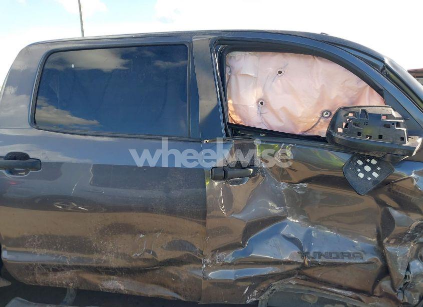 Photo 13 of 2019 Toyota Tundra SR5 5.7L V8 (VIN 5TFDW5F1XKX824143)