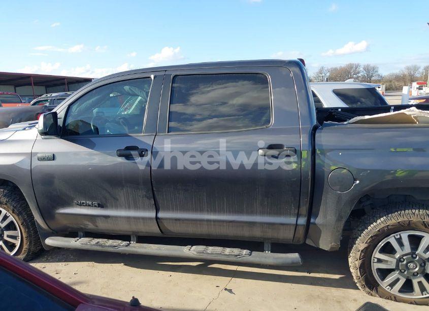 Photo 14 of 2019 Toyota Tundra SR5 5.7L V8 (VIN 5TFDW5F1XKX824143)