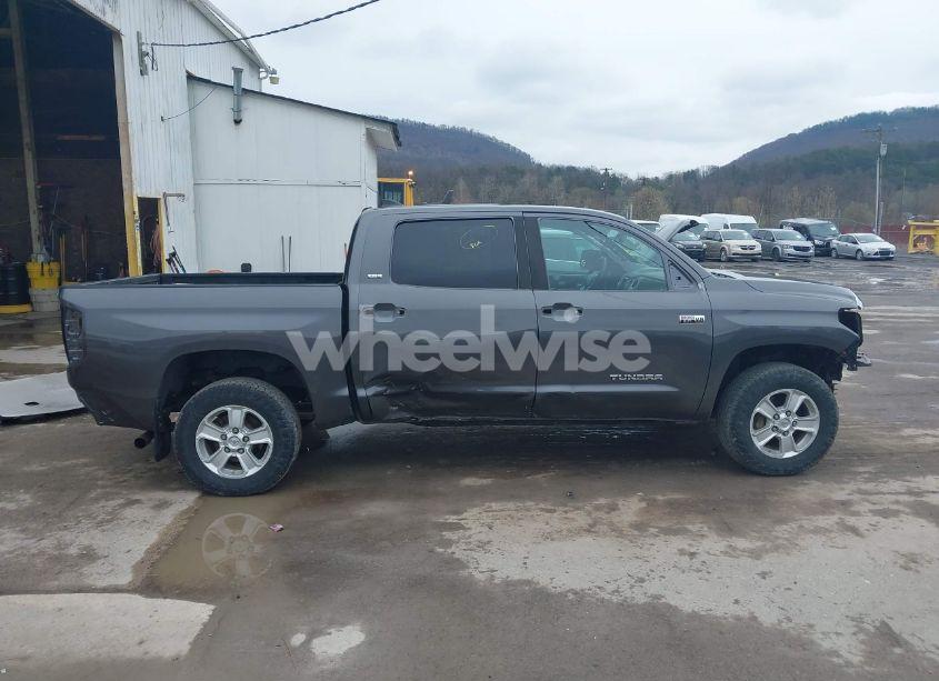 Photo 14 of 2020 Toyota Tundra SR5 (VIN 5TFDY5F10LX941225)