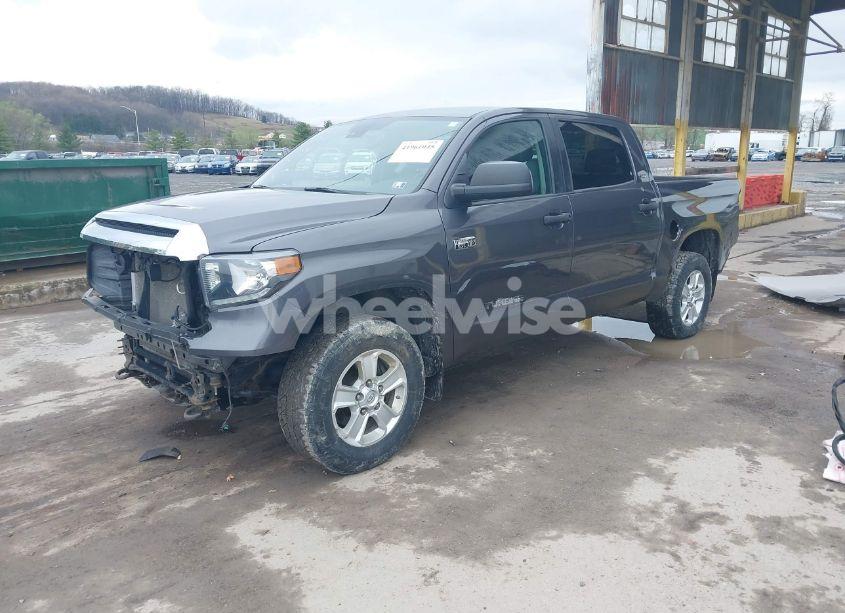 Photo 2 of 2020 Toyota Tundra SR5 (VIN 5TFDY5F10LX941225)