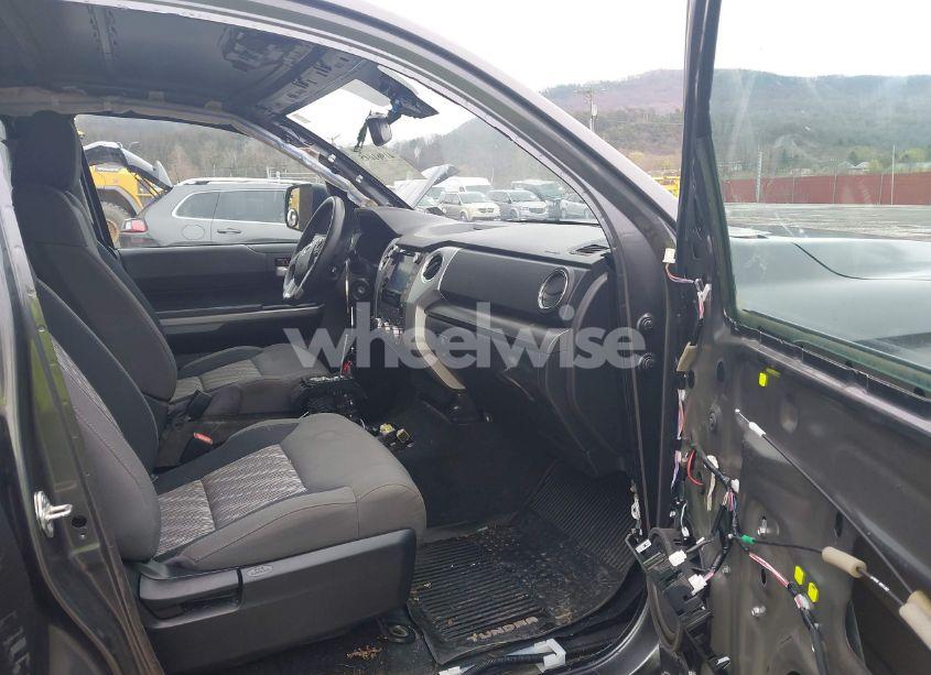 Photo 5 of 2020 Toyota Tundra SR5 (VIN 5TFDY5F10LX941225)