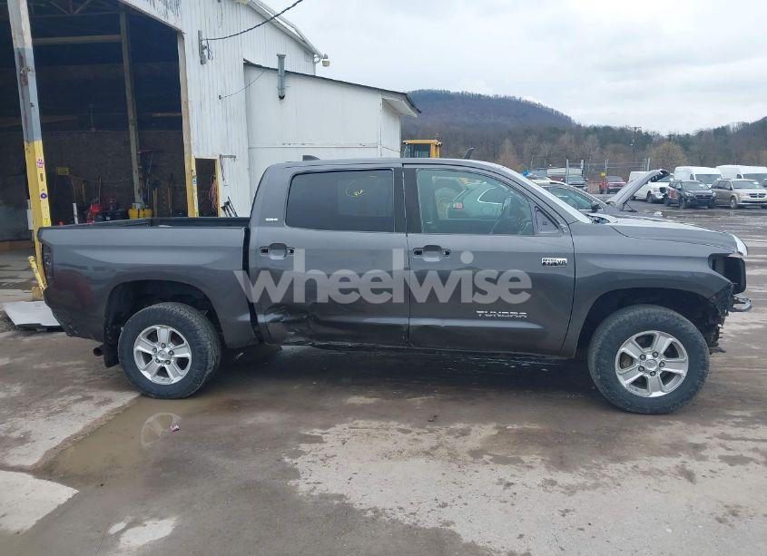 Photo 6 of 2020 Toyota Tundra SR5 (VIN 5TFDY5F10LX941225)