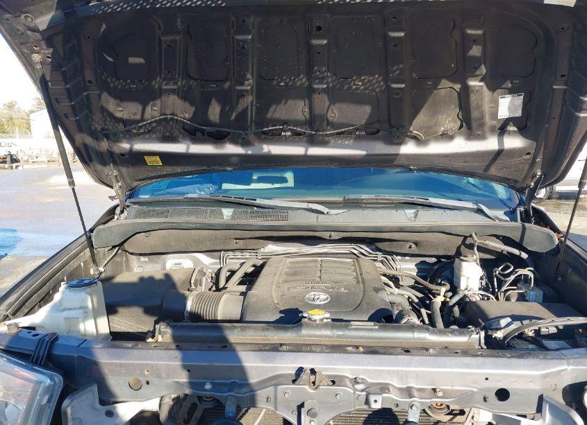 Photo 10 of 2011 Toyota Tundra GRADE 5.7L V8 (VIN 5TFDY5F11BX206011)