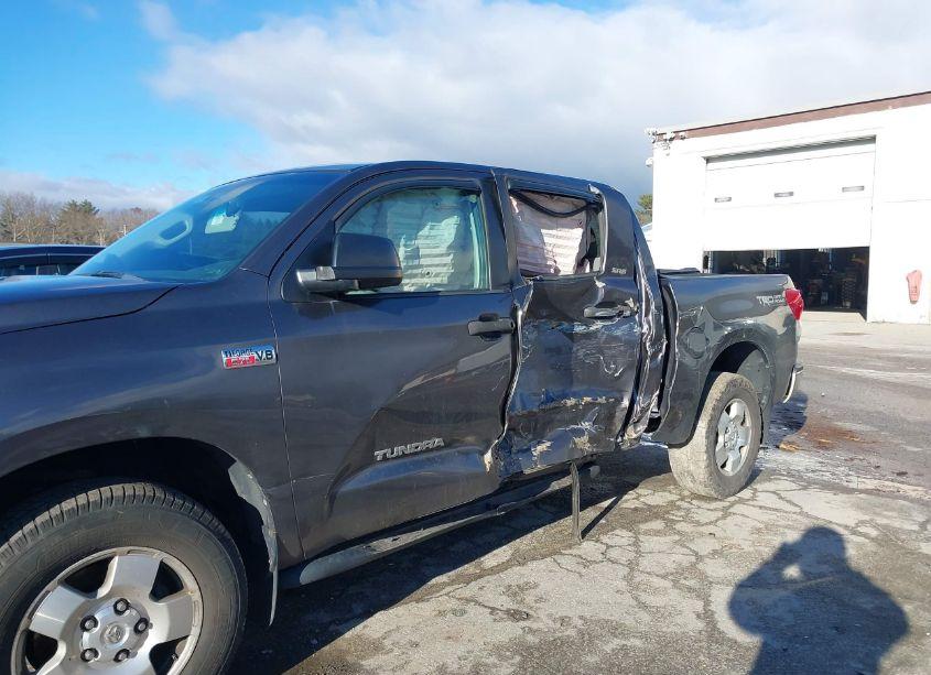 Photo 6 of 2011 Toyota Tundra GRADE 5.7L V8 (VIN 5TFDY5F11BX206011)