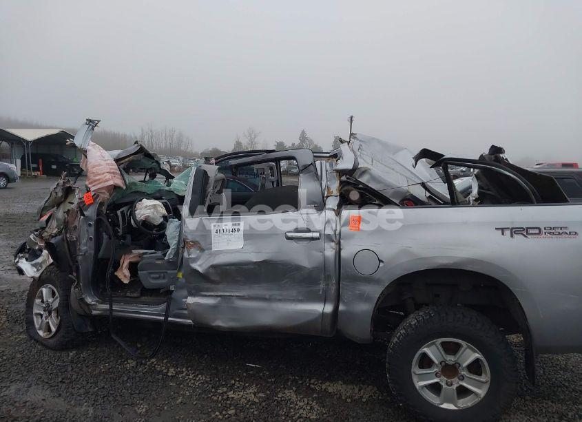 Photo 14 of 2012 Toyota Tundra GRADE 5.7L V8 (VIN 5TFDY5F11CX252634)