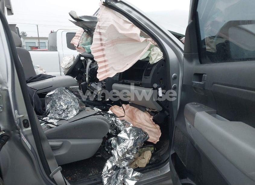 Photo 5 of 2012 Toyota Tundra GRADE 5.7L V8 (VIN 5TFDY5F11CX252634)