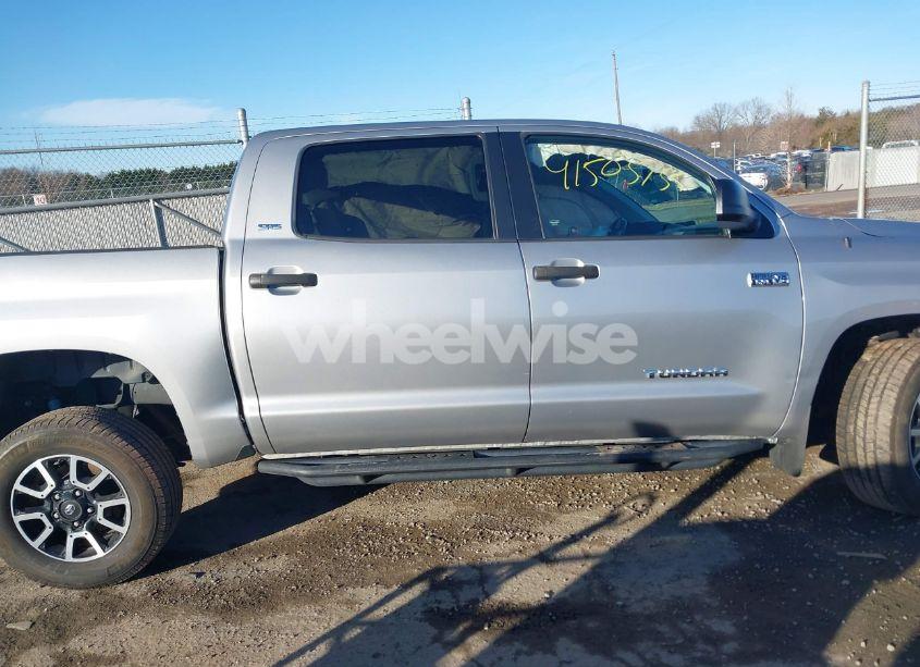 Photo 12 of 2017 Toyota Tundra SR5 5.7L V8 (VIN 5TFDY5F11HX642737)