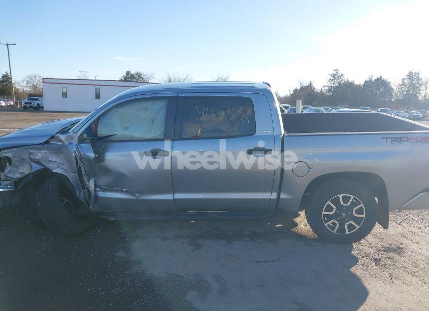 Photo 13 of 2017 Toyota Tundra SR5 5.7L V8 (VIN 5TFDY5F11HX642737)