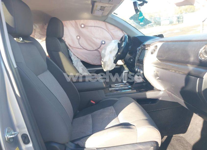 Photo 5 of 2017 Toyota Tundra SR5 5.7L V8 (VIN 5TFDY5F11HX642737)