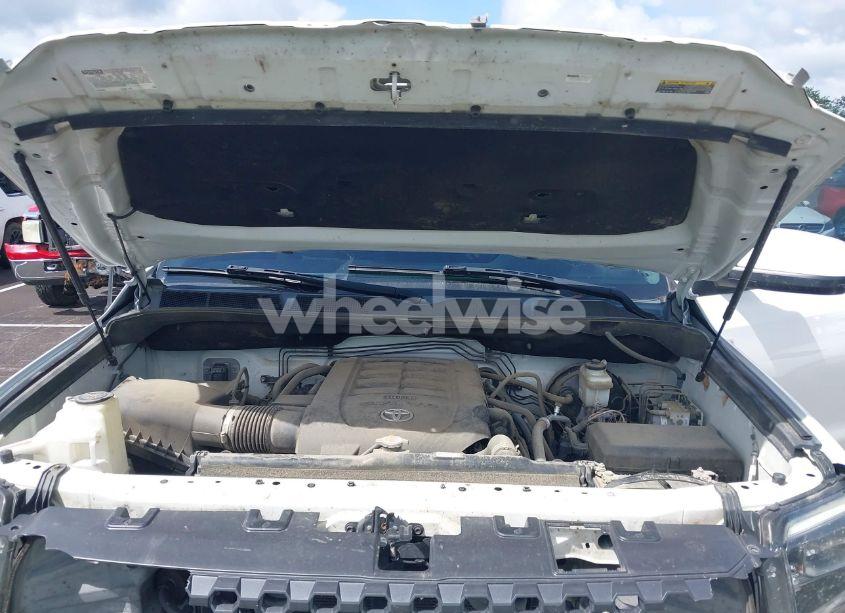 Photo 10 of 2018 Toyota Tundra SR5 5.7L V8 (VIN 5TFDY5F11JX711772)