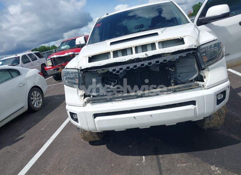 Photo 6 of 2018 Toyota Tundra SR5 5.7L V8 (VIN 5TFDY5F11JX711772)