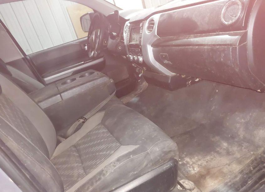 Photo 5 of 2019 Toyota Tundra SR5 5.7L V8 (VIN 5TFDY5F11KX827264)