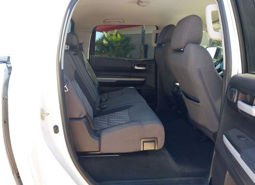 Photo 8 of 2020 Toyota Tundra SR5 (VIN 5TFDY5F11LX884050)