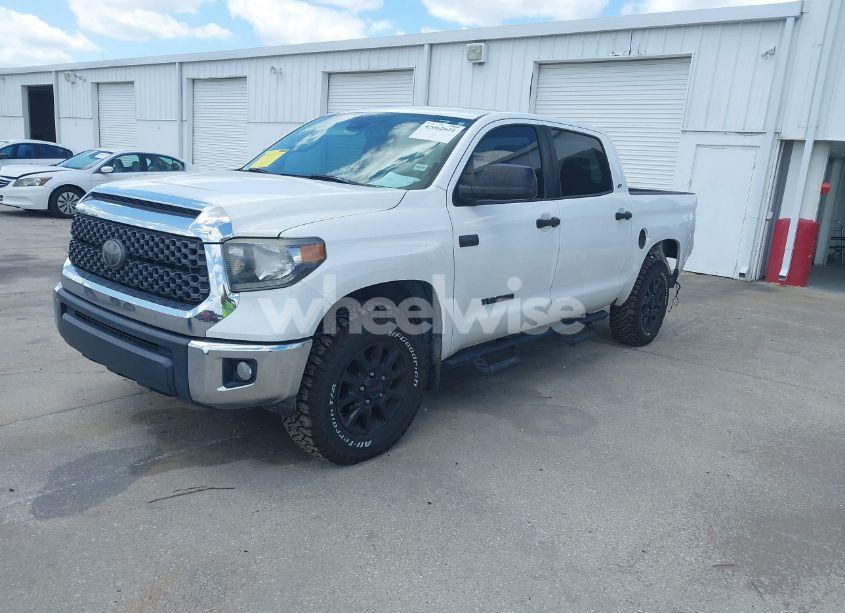Photo 2 of 2020 Toyota Tundra SR5 (VIN 5TFDY5F12LX903270)