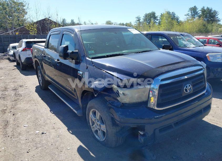 2010 Toyota Tundra SR5 5.7L V8 (VIN 5TFDY5F13AX114493) main photo