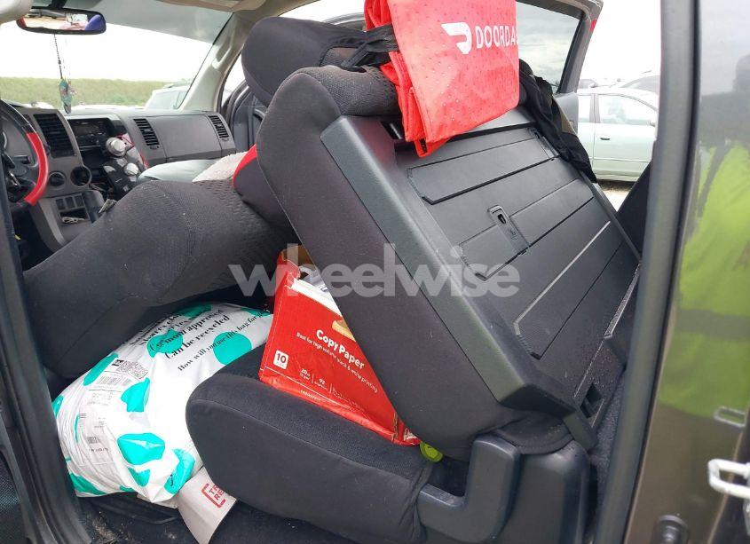 Photo 8 of 2011 Toyota Tundra GRADE 5.7L V8 (VIN 5TFDY5F13BX200212)