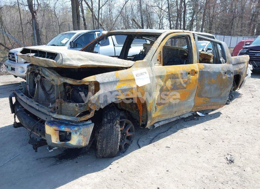 Photo 2 of 2020 Toyota Tundra SR5 (VIN 5TFDY5F13LX932471)