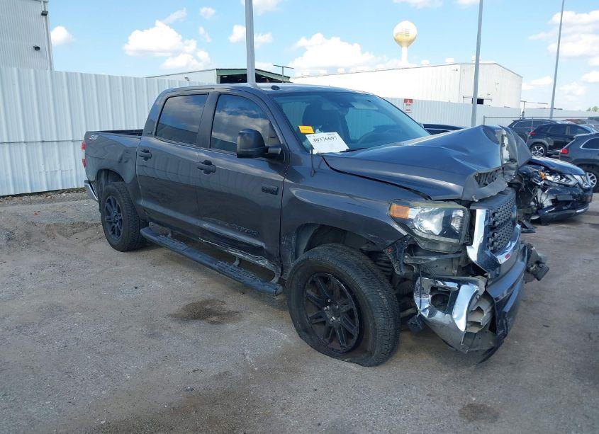 2019 Toyota Tundra SR5 5.7L V8 (VIN 5TFDY5F14KX779677) main photo