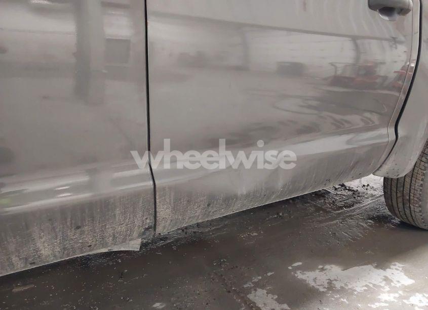 Photo 6 of 2011 Toyota Tundra GRADE 5.7L V8 (VIN 5TFDY5F15BX165995)