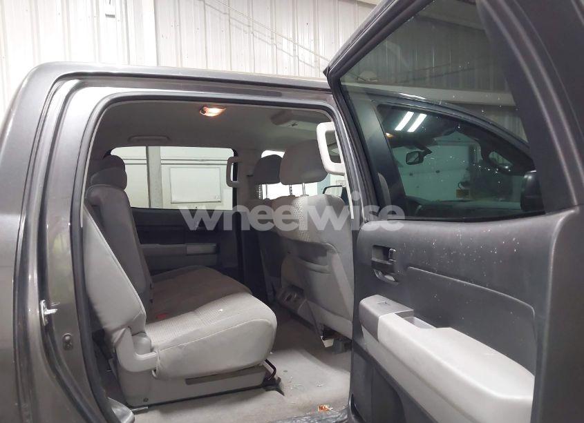 Photo 8 of 2011 Toyota Tundra GRADE 5.7L V8 (VIN 5TFDY5F15BX165995)