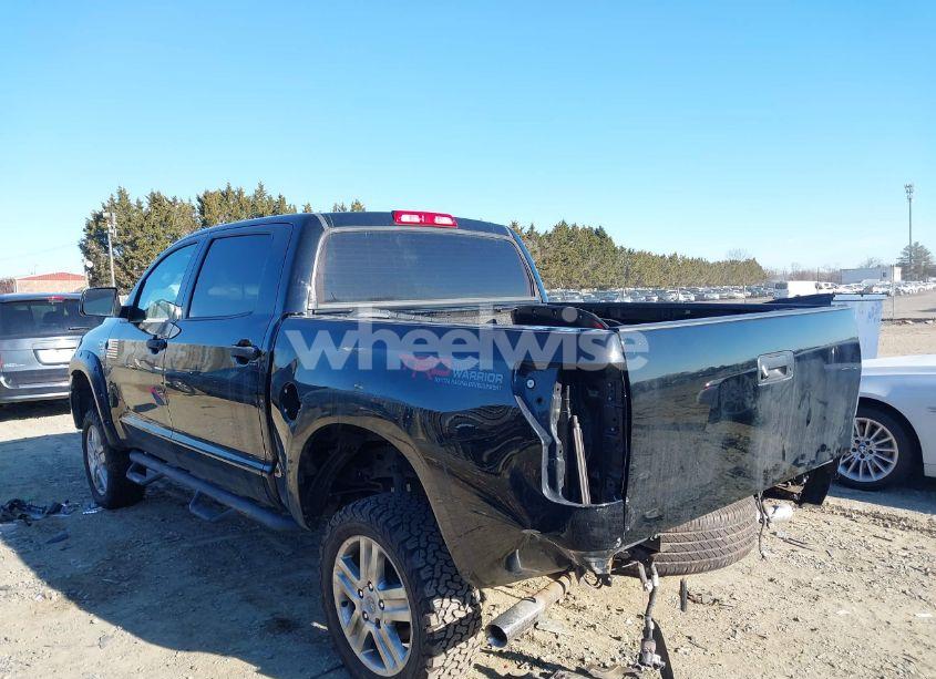 Photo 3 of 2013 Toyota Tundra CREWMAX SR5 (VIN 5TFDY5F15DX306843)