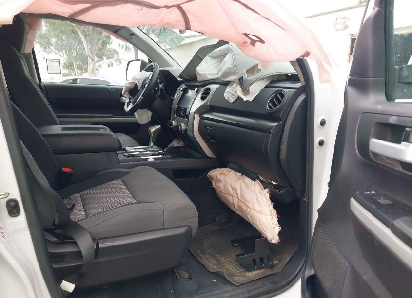 Photo 5 of 2020 Toyota Tundra SR5 (VIN 5TFDY5F15LX879014)