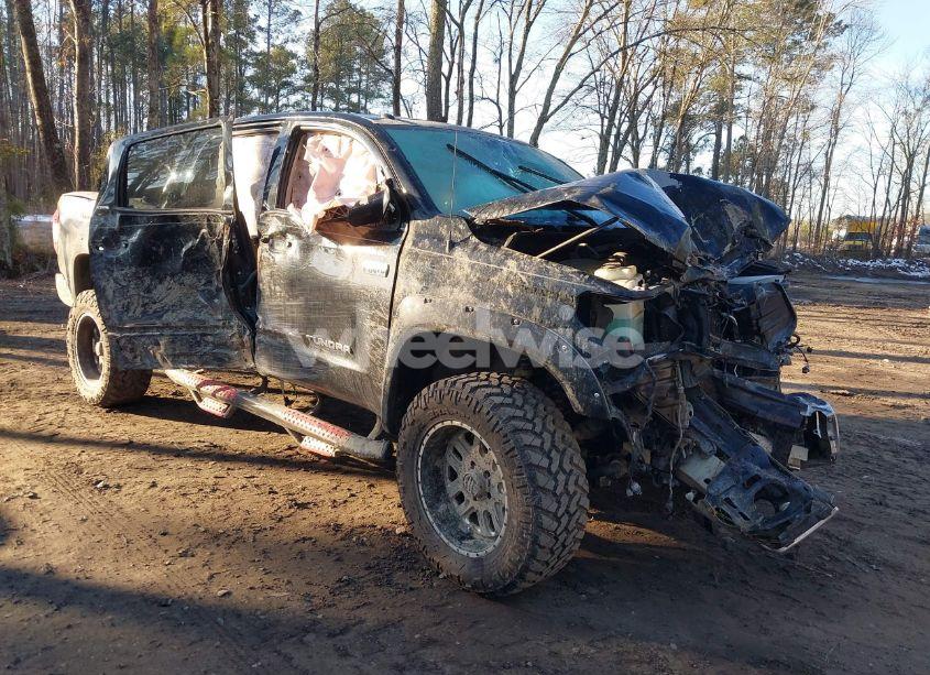 2015 Toyota Tundra SR5 5.7L V8 (VIN 5TFDY5F16FX448993) main photo