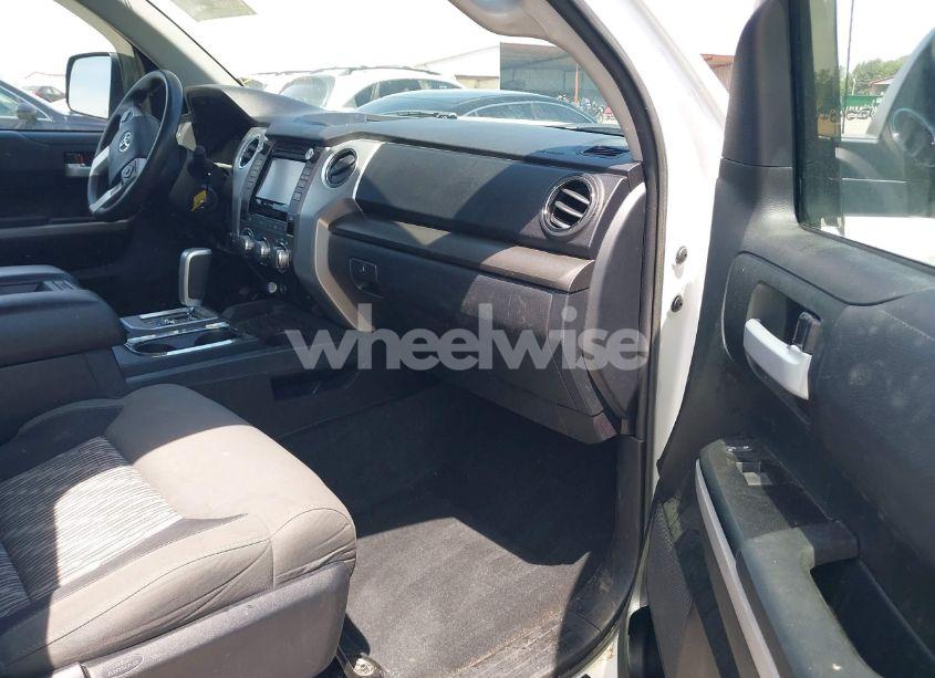 Photo 5 of 2019 Toyota Tundra SR5 5.7L V8 (VIN 5TFDY5F16KX861779)